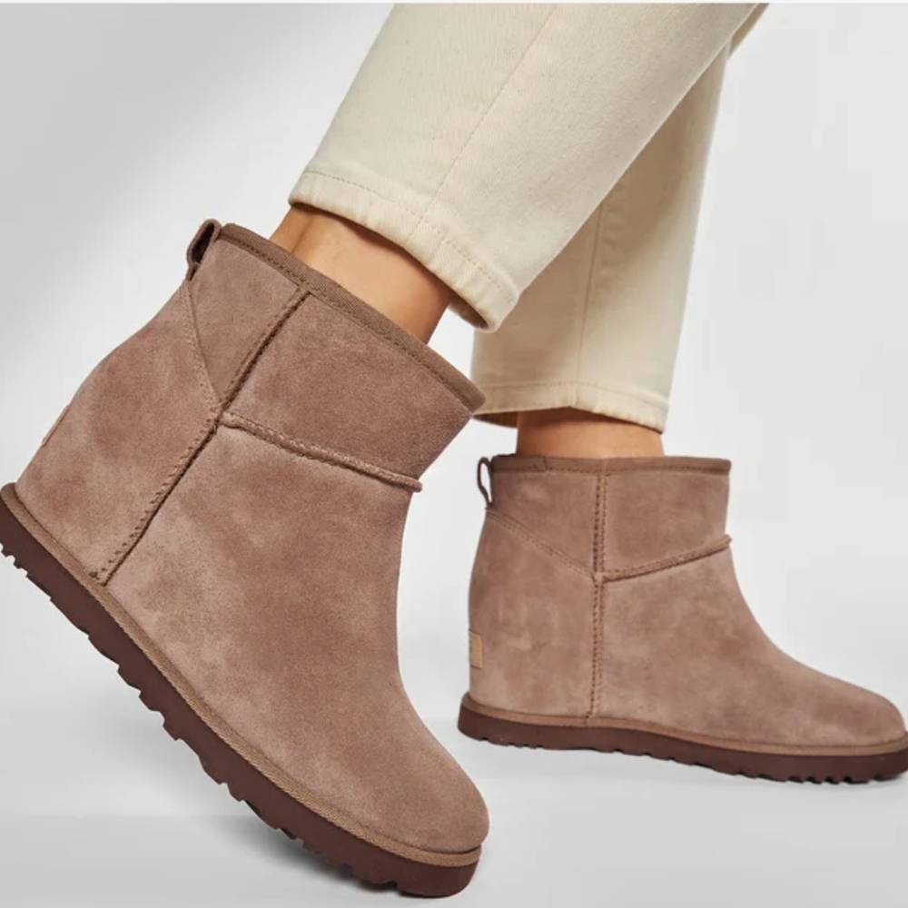 UGG Classic Femme TAUPE Wedge Boots Booties